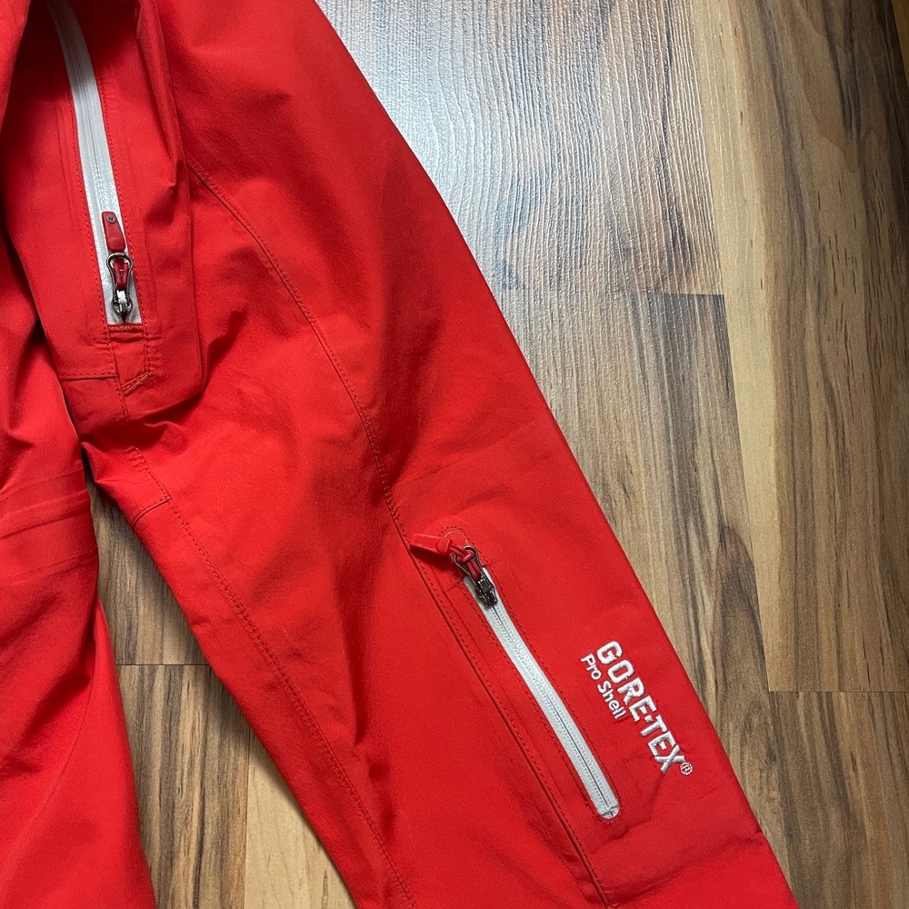 Marmot Women Pro-Shell Goretex Red Ski Jacket - Picture 5 of 13